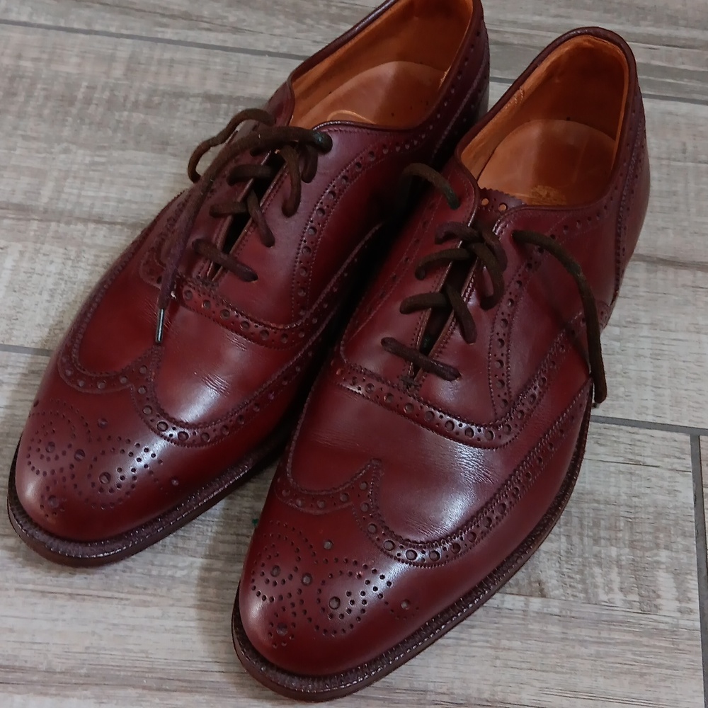 CHURCH'S NEVADA LEATHER OXFORD BROGUE...SIZE 8
